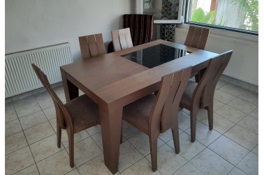 Gloria dining table