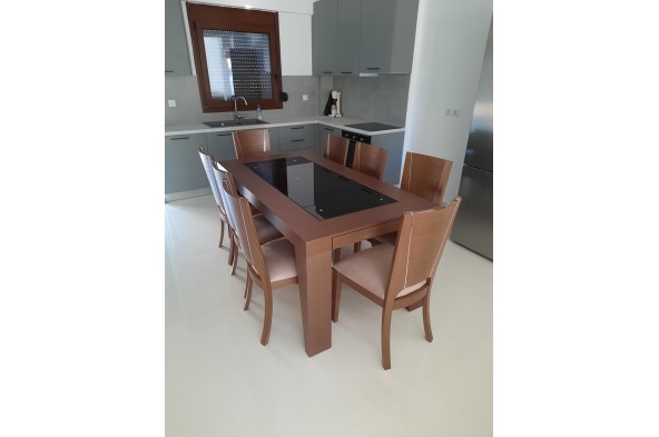 Gloria dining table