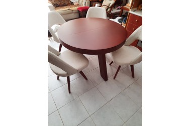 Selini dining table