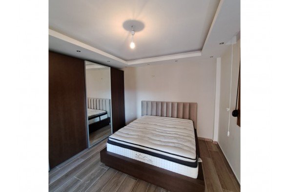 Lillian bed