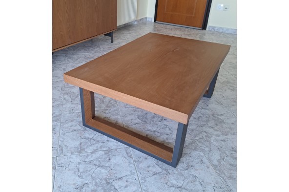 Stasi coffee table