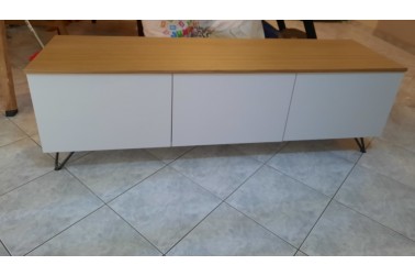 Έπιπλο τηλεόρασης Box