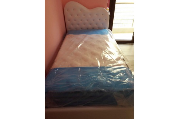 Bed dressed Astoria