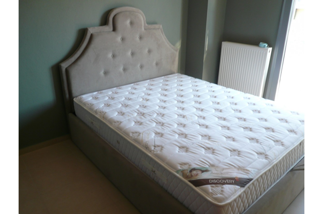 Bed dressed Anaktoro