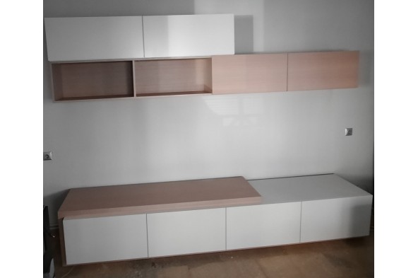 Lyon tv set