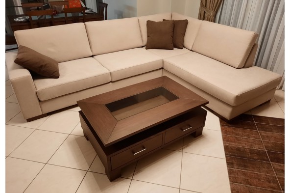 Box coffee table